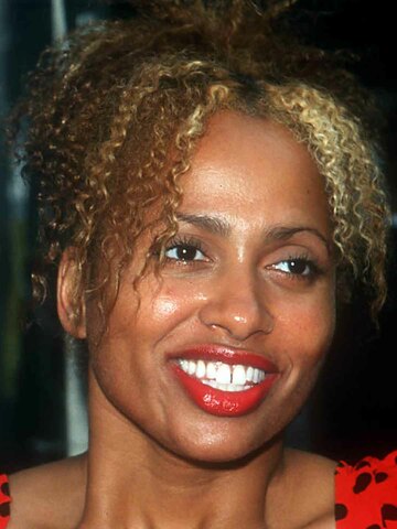 Lisa Nicole Carson Headshot