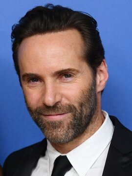 Alessandro Nivola