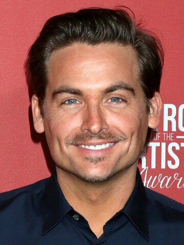Kevin Zegers Headshot