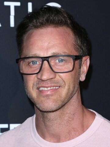 Devon Sawa Headshot