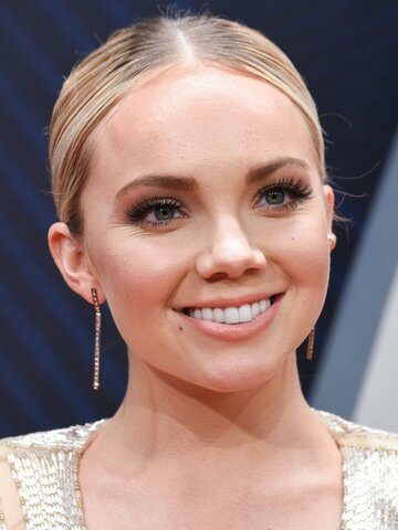 Danielle Bradbery Headshot