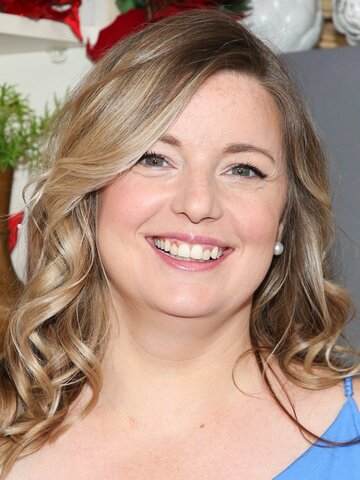 Damaris Phillips Headshot