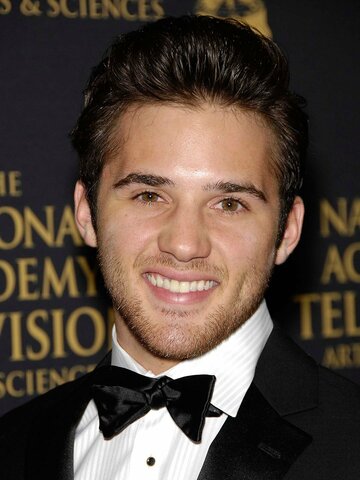 Casey Moss Headshot