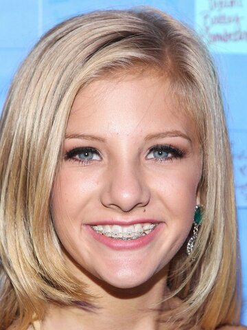 Paige Hyland Headshot