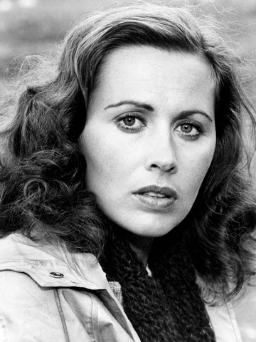 Kate Nelligan Headshot