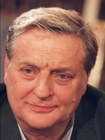 Bruno Cremer Headshot