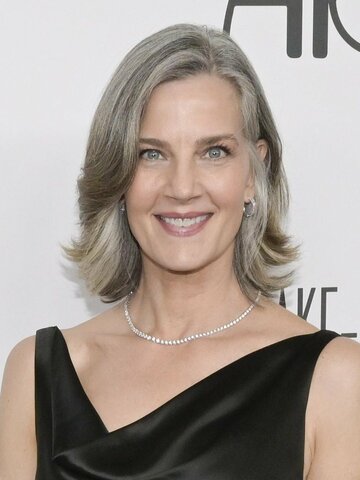 Terry Farrell Headshot