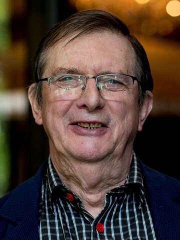 Mike Newell Headshot