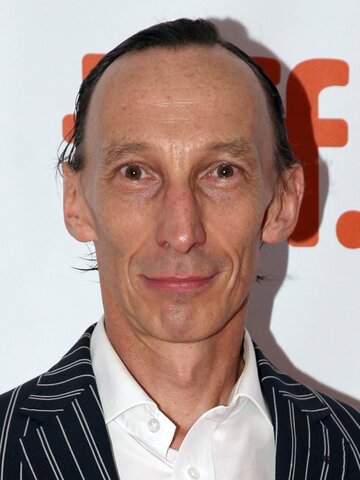 Julian Richings Headshot