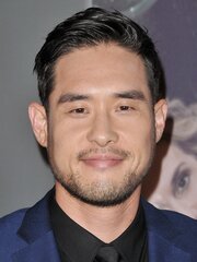Raymond Lee