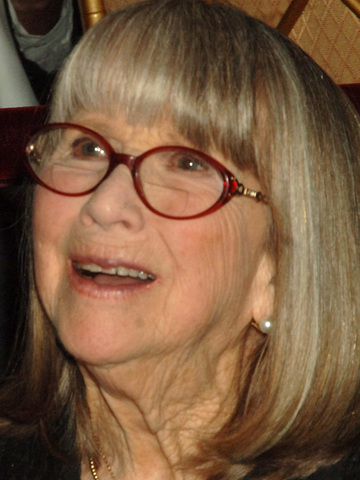 Julie Harris Headshot
