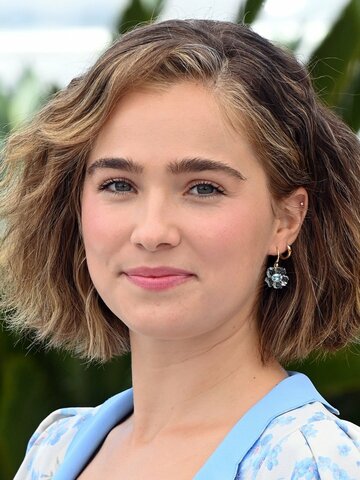 Haley Lu Richardson Headshot