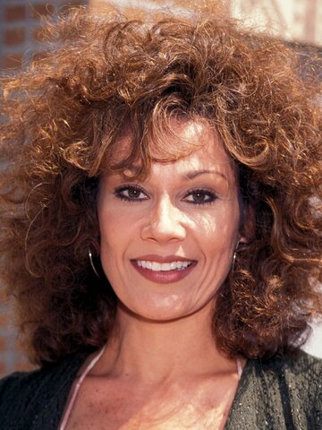 Marta DuBois Headshot