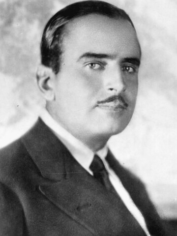 Douglas Fairbanks Headshot