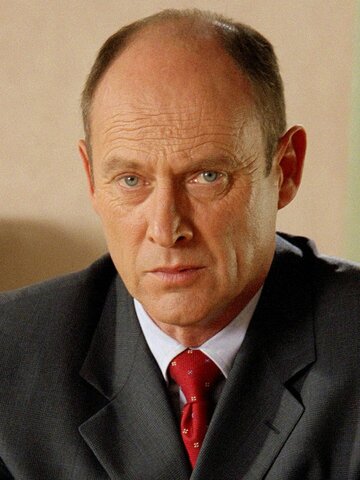 Patrick Malahide Headshot