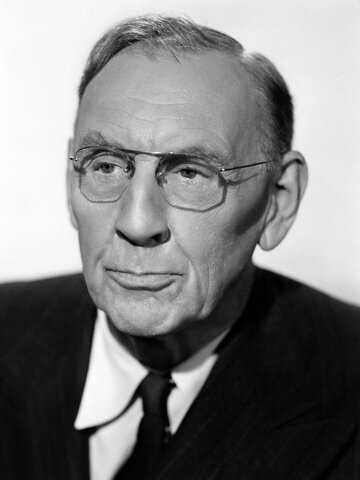 Basil Ruysdael Headshot