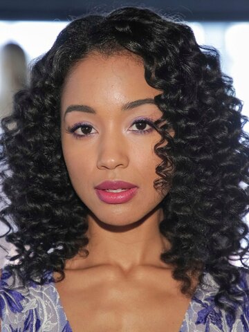 Erinn Westbrook Headshot