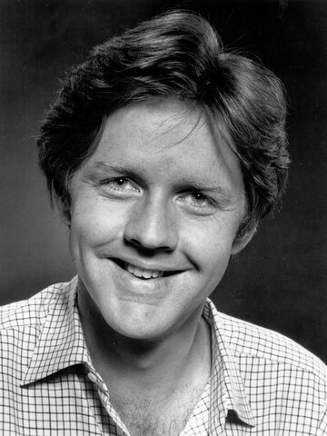 Robert Ginty Headshot