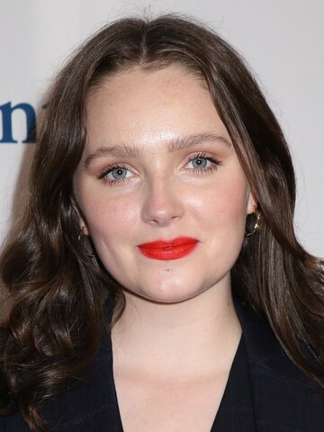 Amy Forsyth Headshot