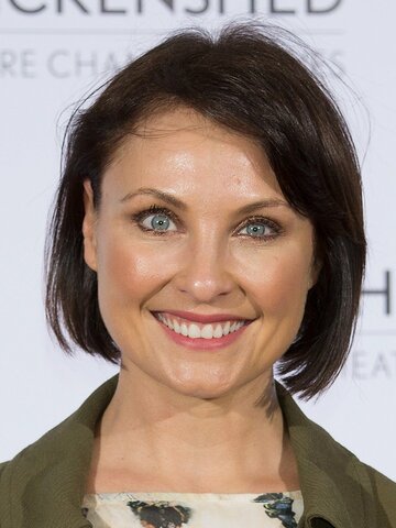 Emma Barton Headshot