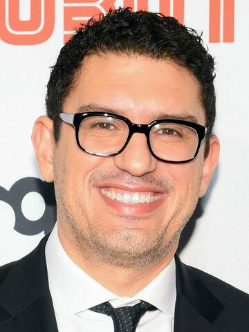 Sam Esmail Headshot