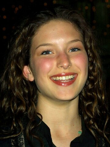 Clara Bryant Headshot