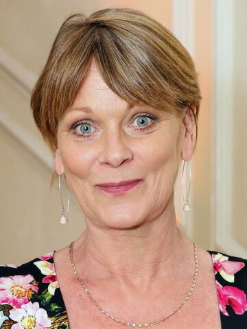 Samantha Bond Headshot