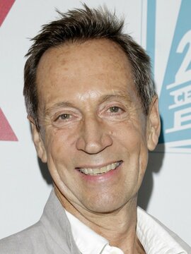 Jonathan Hyde