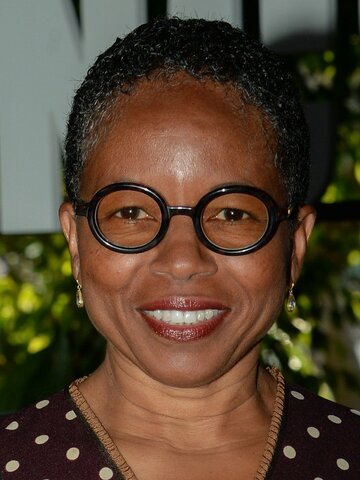 LisaGay Hamilton Headshot