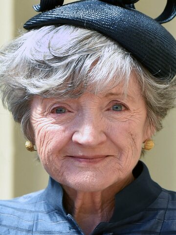 Julia McKenzie Headshot