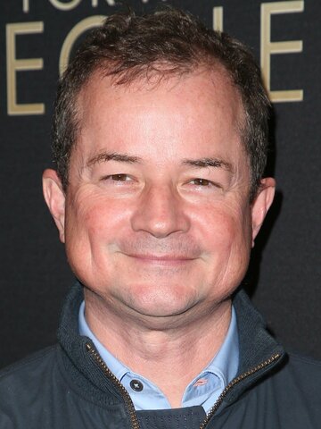 Paul William Davies Headshot