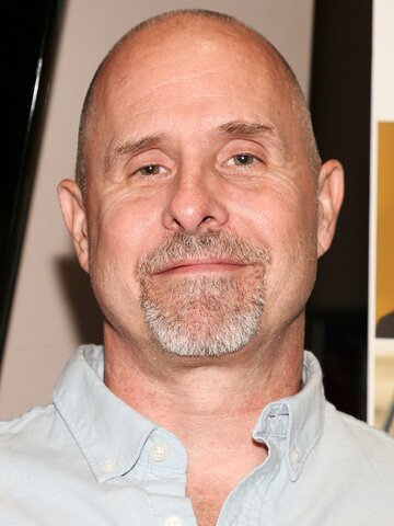 Paul Schulze Headshot