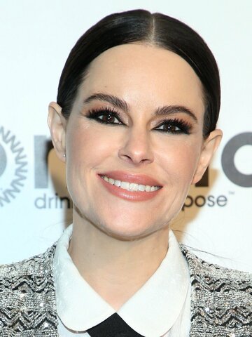 Emily Hampshire Headshot