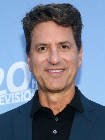 Steven Levitan Headshot