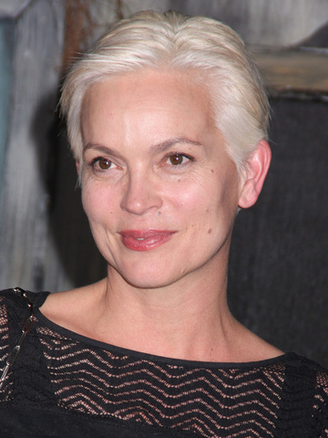 Elizabeth Gracen Headshot