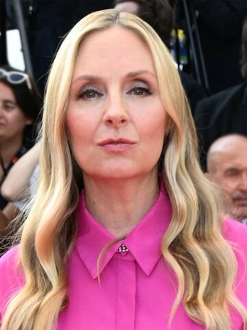 Hope Davis Headshot
