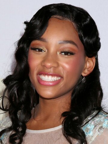 Sydney Mikayla Headshot