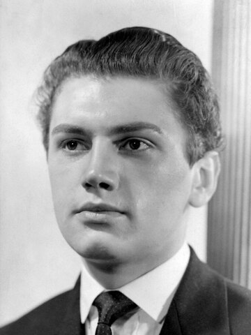 Edmund Purdom Headshot