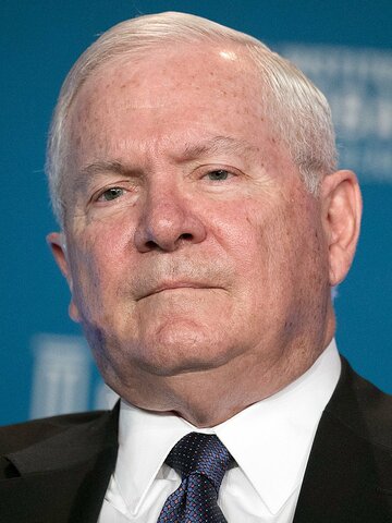 Robert Gates Headshot