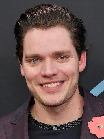 Dominic Sherwood Headshot