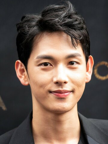 Yim Si-wan Headshot