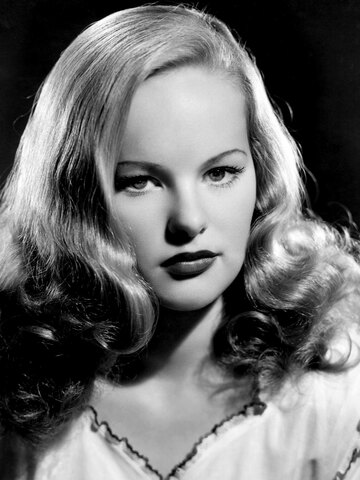 Peggy Cummins Headshot