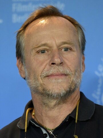 Karel Roden Headshot