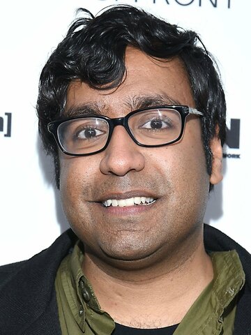 Hari Kondabolu Headshot