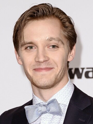 Jonas Nay Headshot
