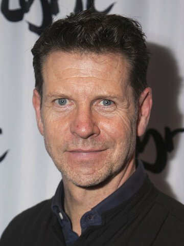 Lloyd Owen Headshot