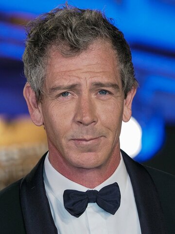 Ben Mendelsohn Headshot