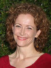 Leslie Hope