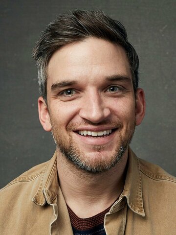 Evan Jonigkeit Headshot