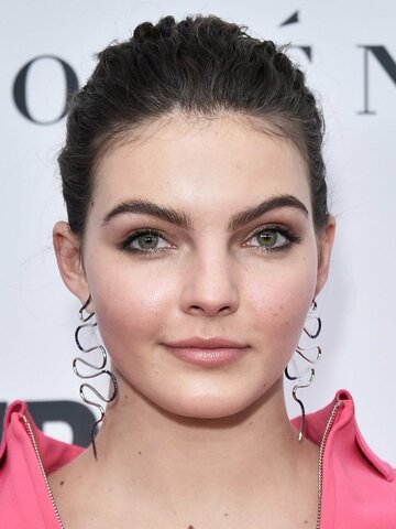 Camren Bicondova Headshot